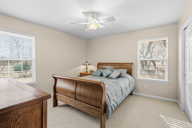 420 Rundberg DR, Jarrell, TX 76537