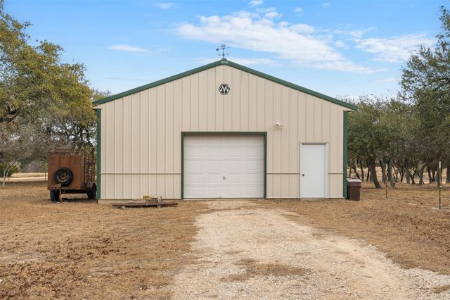 420 Rundberg DR, Jarrell, TX 76537