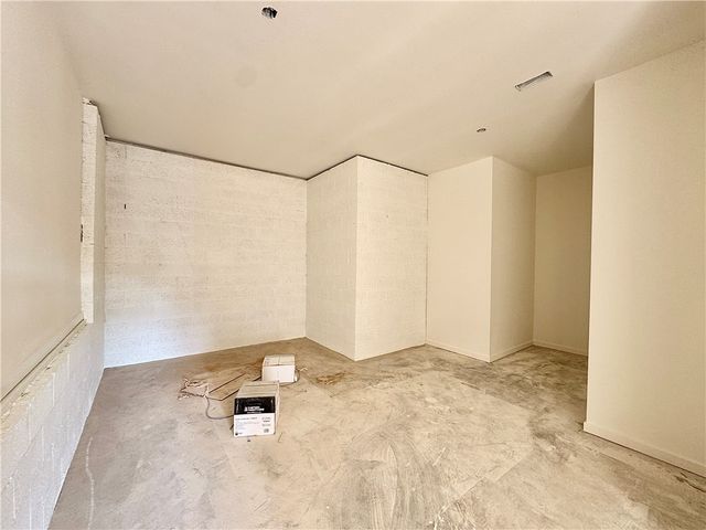 2938 N Old Wire Road, Fayetteville, AR 72703