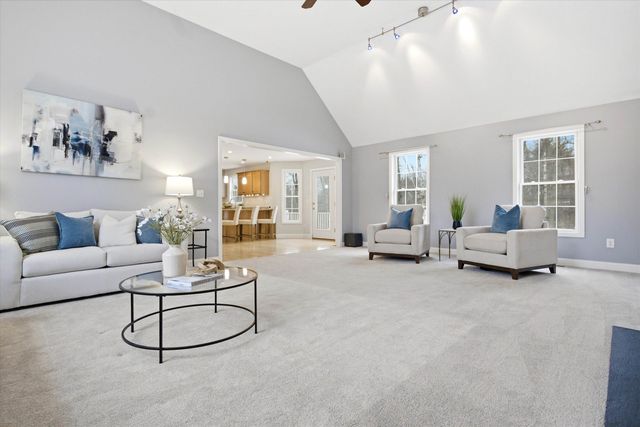 4 Wasserman Heights, Merrimack, NH 03054