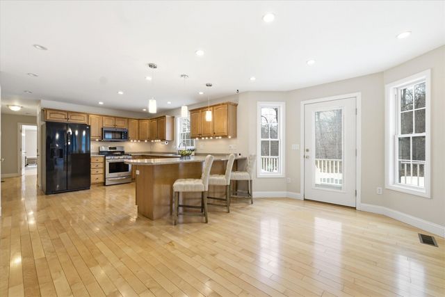 4 Wasserman Heights, Merrimack, NH 03054