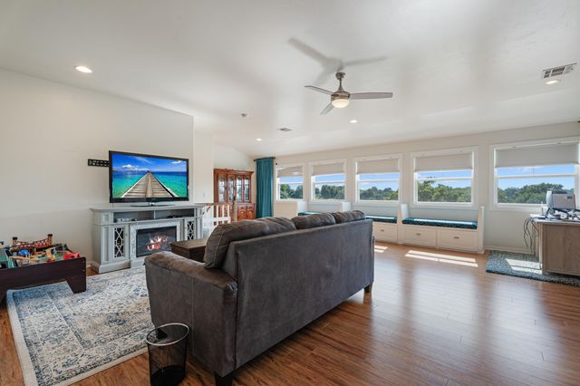 511 Summit Drive, Grove, OK 74344