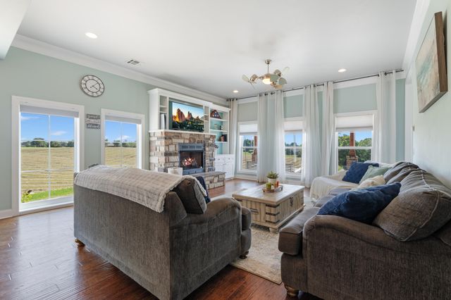 511 Summit Drive, Grove, OK 74344