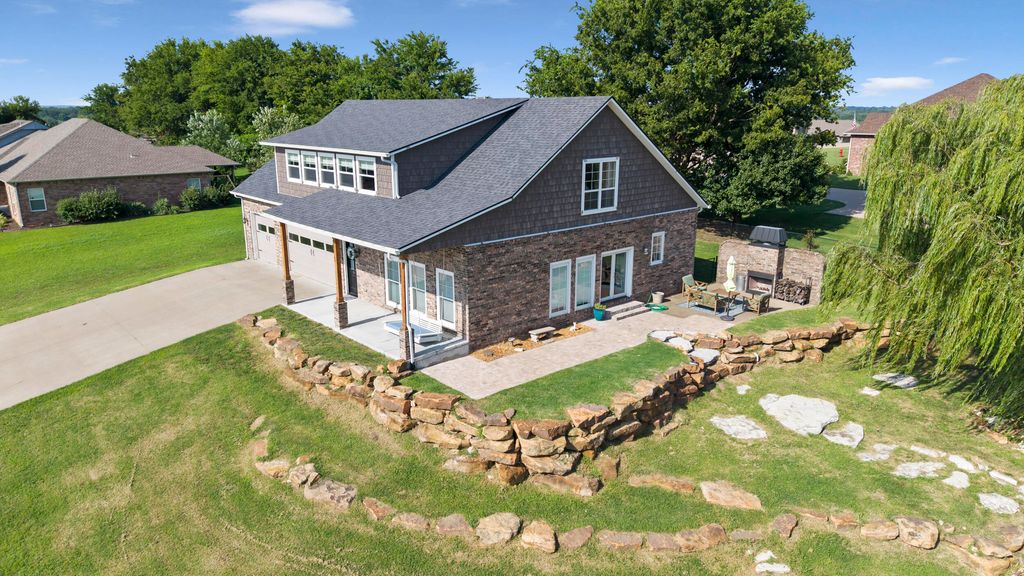 511 Summit Drive, Grove, OK 74344