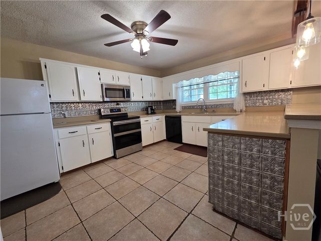 600 Cross Creek Drive, Midway, GA 31320