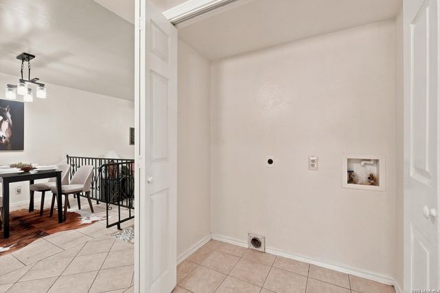 8611 Datapoint Dr Apt 21, San Antonio, TX 78229