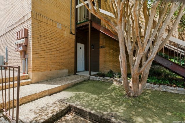 8611 Datapoint Dr Apt 21, San Antonio, TX 78229