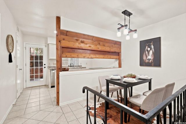 8611 Datapoint Dr Apt 21, San Antonio, TX 78229