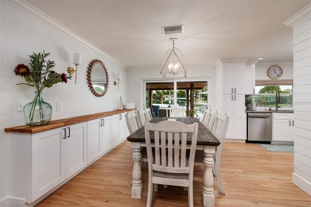 120 97TH AVENUE NE, St Petersburg, FL 33702