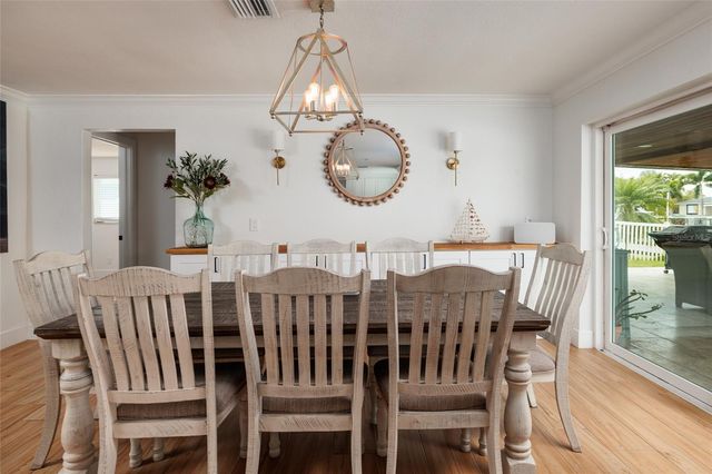 120 97TH AVENUE NE, St Petersburg, FL 33702