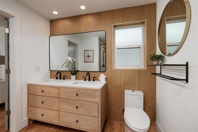 120 97TH AVENUE NE, St Petersburg, FL 33702