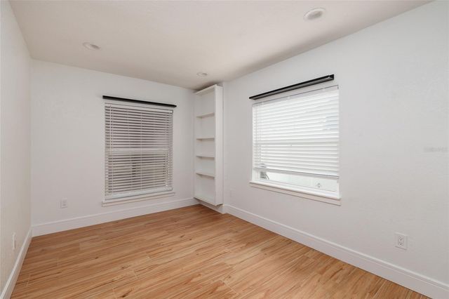 120 97TH AVENUE NE, St Petersburg, FL 33702