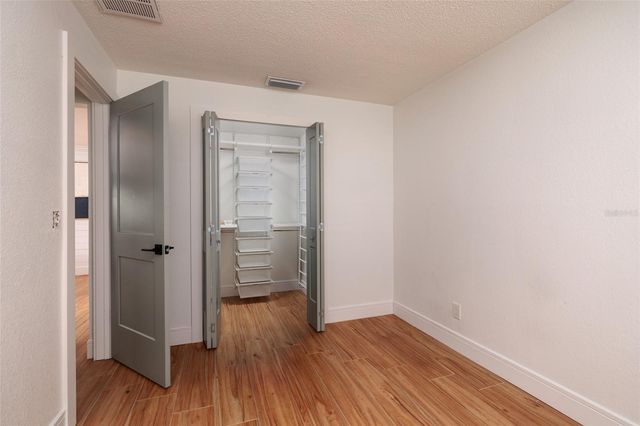 120 97TH AVENUE NE, St Petersburg, FL 33702