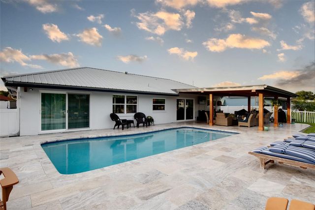 120 97TH AVENUE NE, St Petersburg, FL 33702