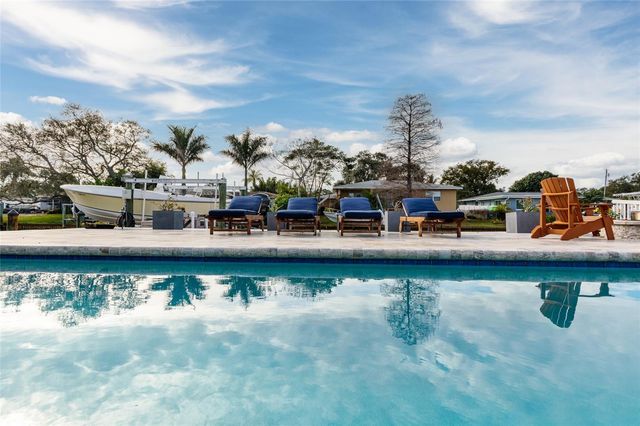 120 97TH AVENUE NE, St Petersburg, FL 33702