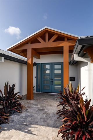 120 97TH AVENUE NE, St Petersburg, FL 33702