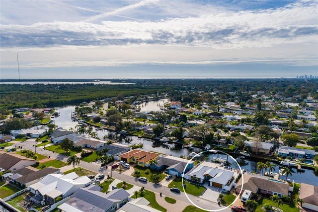 120 97TH AVENUE NE, St Petersburg, FL 33702