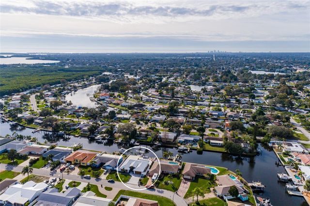 120 97TH AVENUE NE, St Petersburg, FL 33702