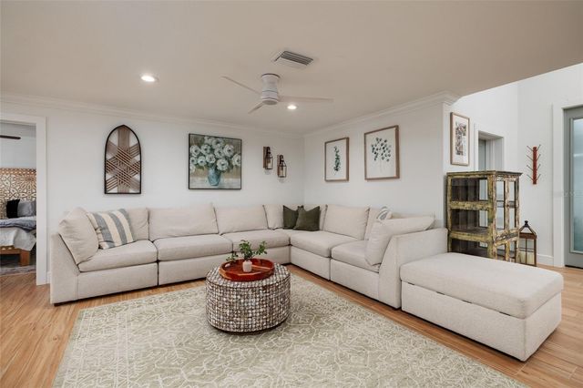 120 97TH AVENUE NE, St Petersburg, FL 33702