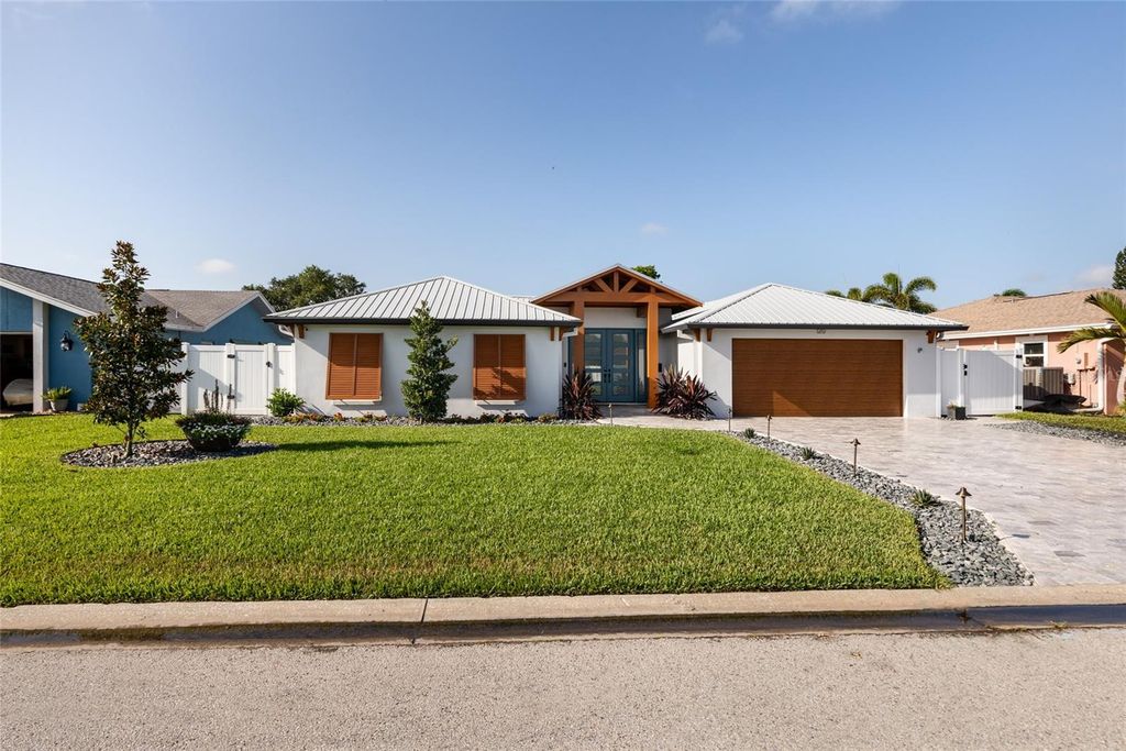 120 97TH AVENUE NE, St Petersburg, FL 33702