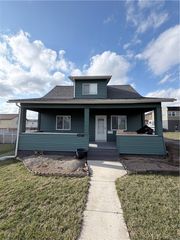 2927 State St, White Oak, PA 15131