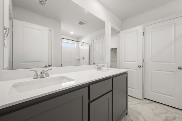 404 Comanche Drive, Cleburne, TX 76033
