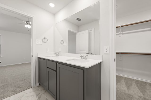 404 Comanche Drive, Cleburne, TX 76033