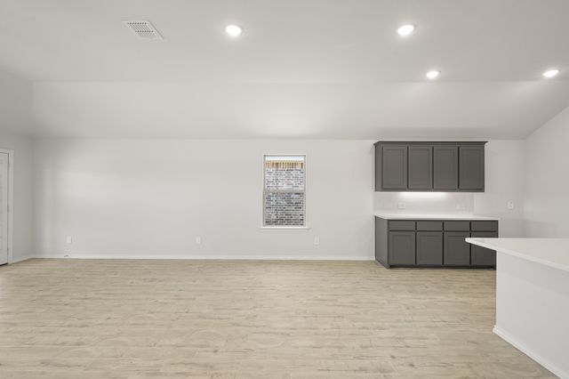 404 Comanche Drive, Cleburne, TX 76033