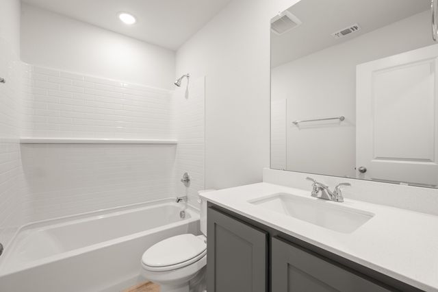 404 Comanche Drive, Cleburne, TX 76033