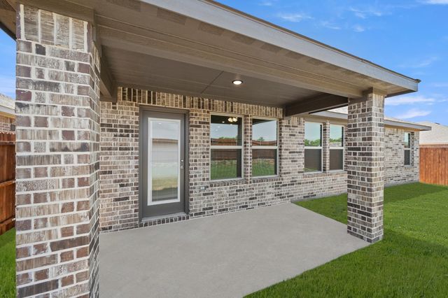 404 Comanche Drive, Cleburne, TX 76033