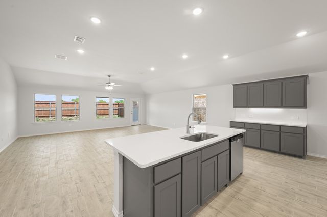 404 Comanche Drive, Cleburne, TX 76033