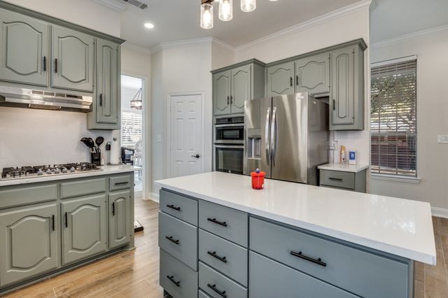 6637 Oakmont Court, Plano, TX 75093