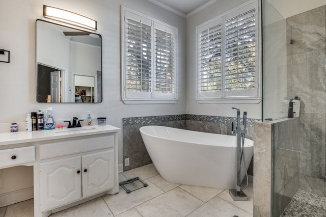 6637 Oakmont Court, Plano, TX 75093