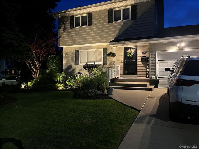 2448 Wallen Lane, North Bellmore, NY 11710
