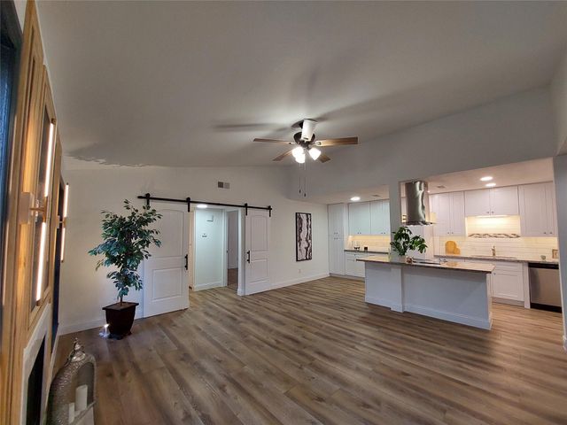 9707 Richmond Avenue 80, Houston, TX 77042