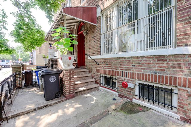 618 E 2nd Street, Brooklyn, NY 11218