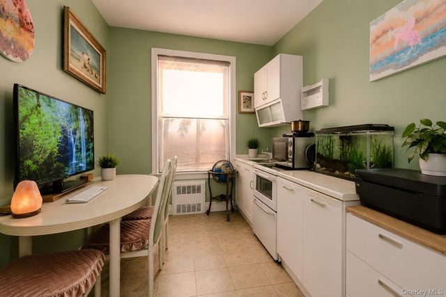 618 E 2nd Street, Brooklyn, NY 11218