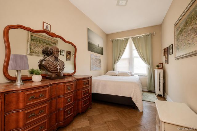 618 E 2nd Street, Brooklyn, NY 11218