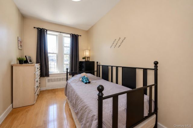 618 E 2nd Street, Brooklyn, NY 11218