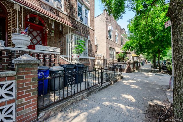 618 E 2nd Street, Brooklyn, NY 11218