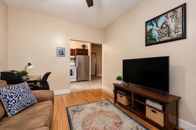 618 E 2nd Street, Brooklyn, NY 11218