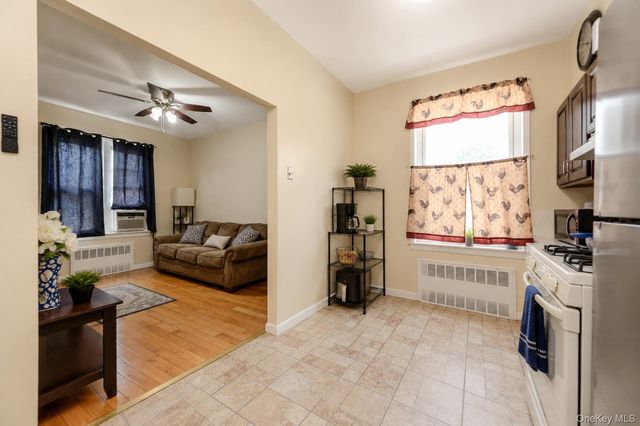 618 E 2nd Street, Brooklyn, NY 11218