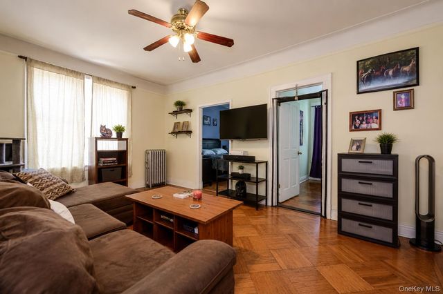 618 E 2nd Street, Brooklyn, NY 11218