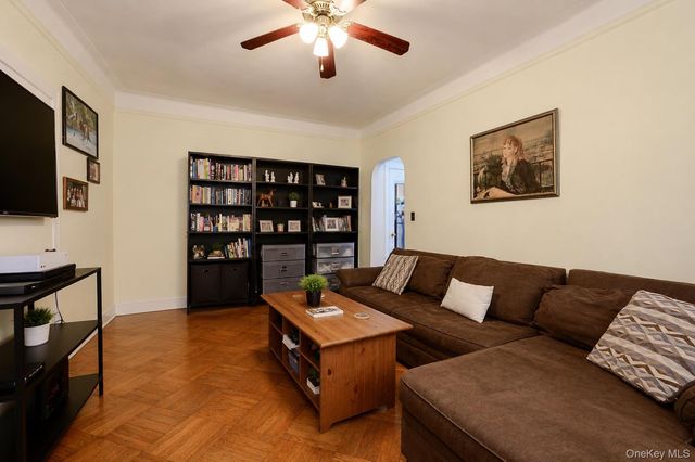 618 E 2nd Street, Brooklyn, NY 11218