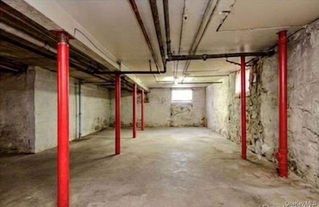 618 E 2nd Street, Brooklyn, NY 11218
