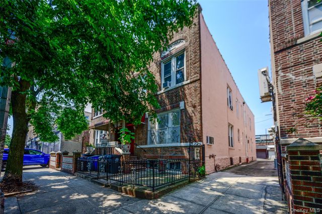 618 E 2nd Street, Brooklyn, NY 11218