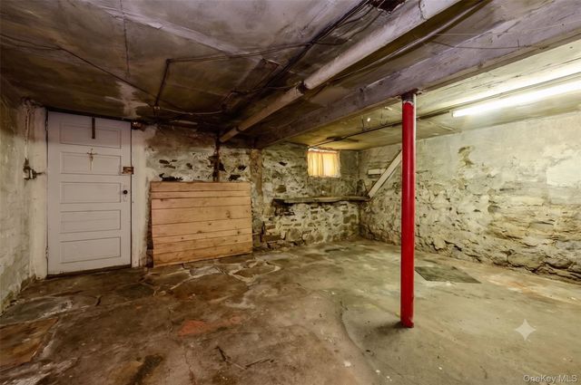 618 E 2nd Street, Brooklyn, NY 11218