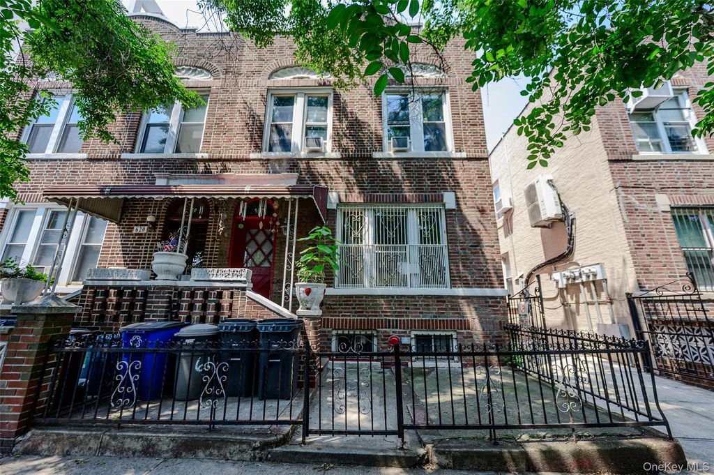 618 E 2nd Street, Brooklyn, NY 11218
