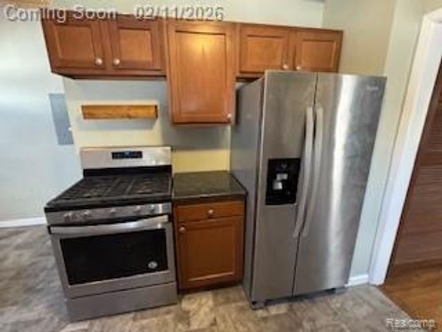 79 E MAHAN Avenue, Hazel Park, MI 48030