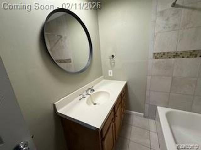 79 E MAHAN Avenue, Hazel Park, MI 48030